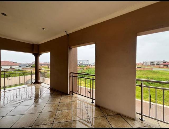 5 BEDROOM HOUSE FOR SALE IN AERORAND